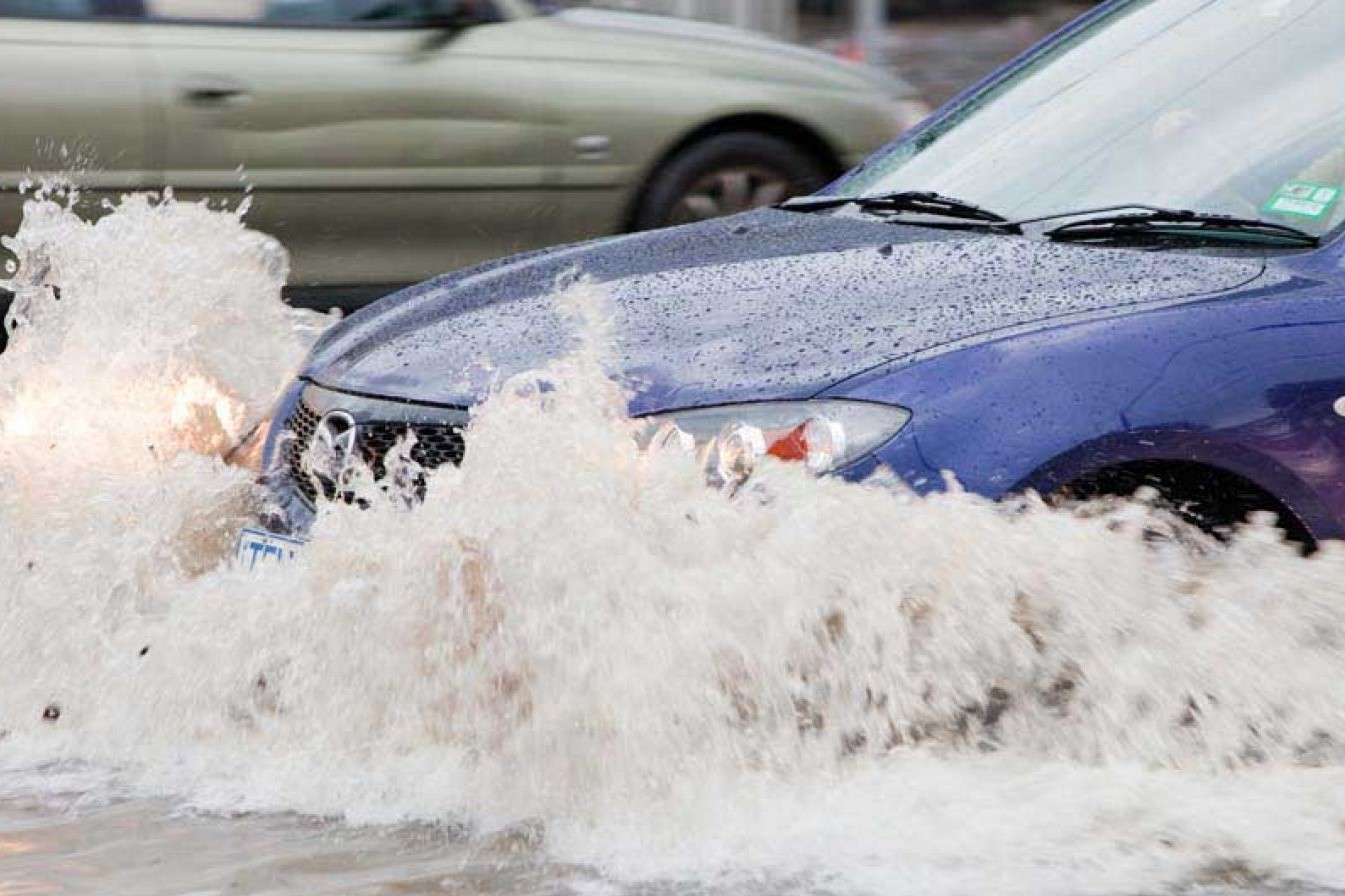 Mùa mưa xe ô tô rất dễ bị thủy kích, ngập nước