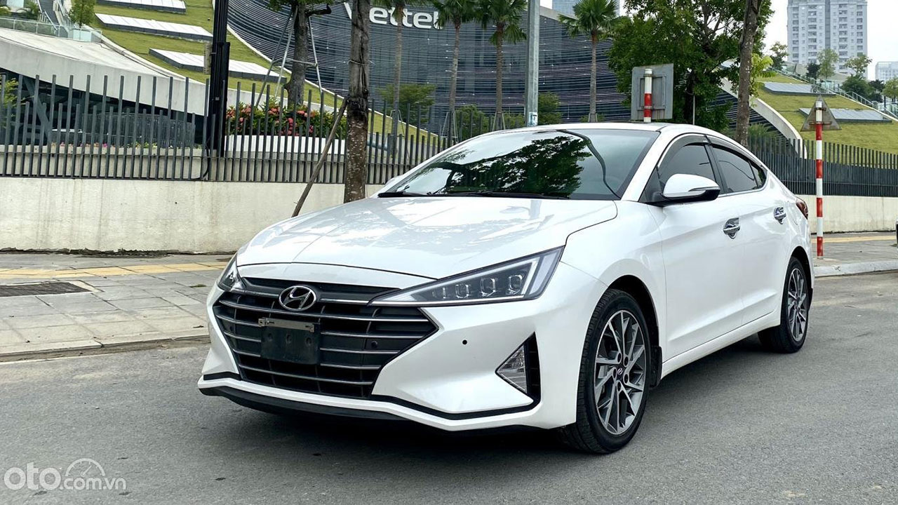 Hyundai Elantra lần đầu góp mặt vào top xe bán chậm nhất tháng.