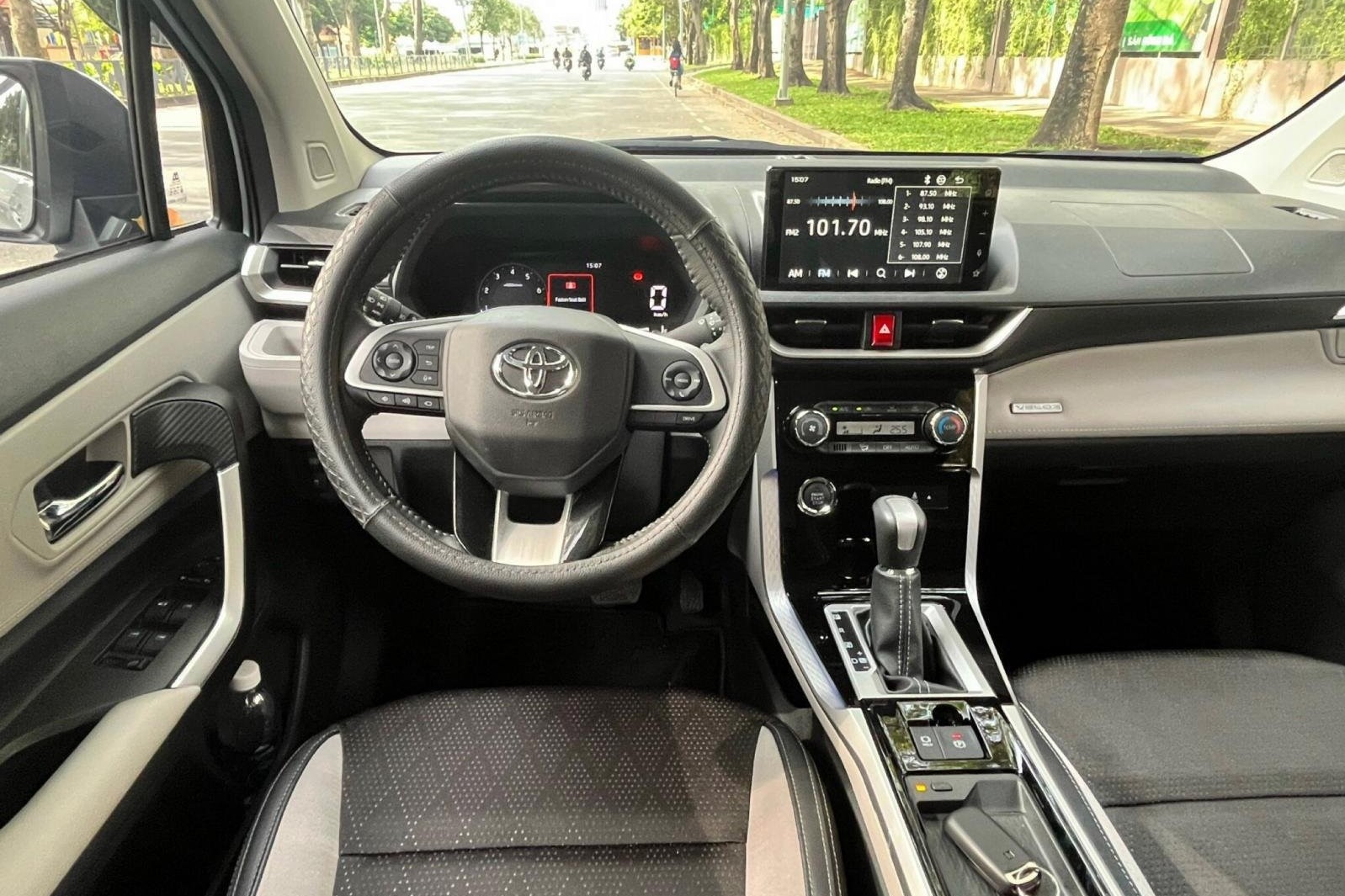 Nội thất xe Toyota Veloz Cross 1