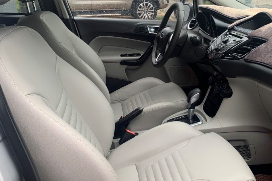 Giá xe Ford Fiesta 2015 cũ được chào bán quanh mốc 325 - 365 triệu đồng 1