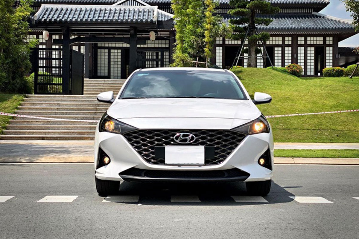 Mua sedan B cũ đời 2021, chọn Hyundai Accent rộng rãi hay Mazda 2 máy khỏe?.