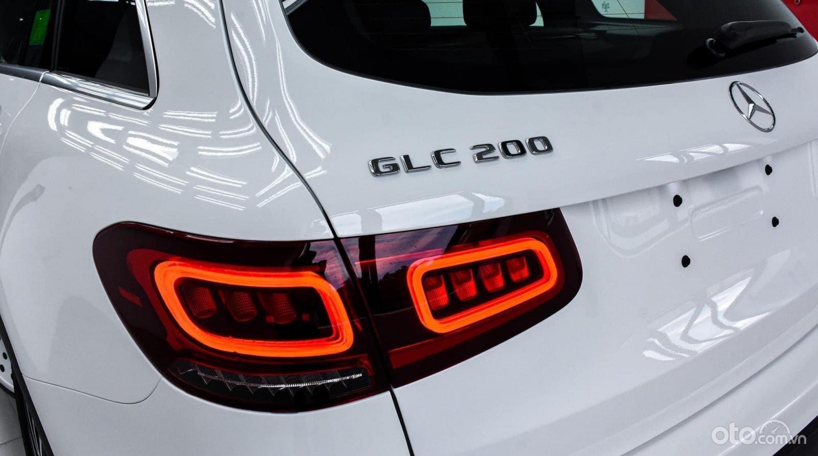 Đèn hậu xe Mercedes-Benz GLC 200 4MATIC 2022.