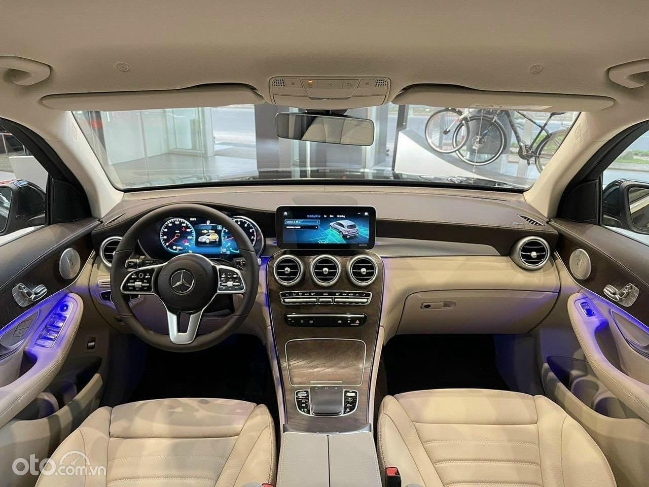 Nội thất Mercedes-Benz GLC 200 4MATIC 2022.