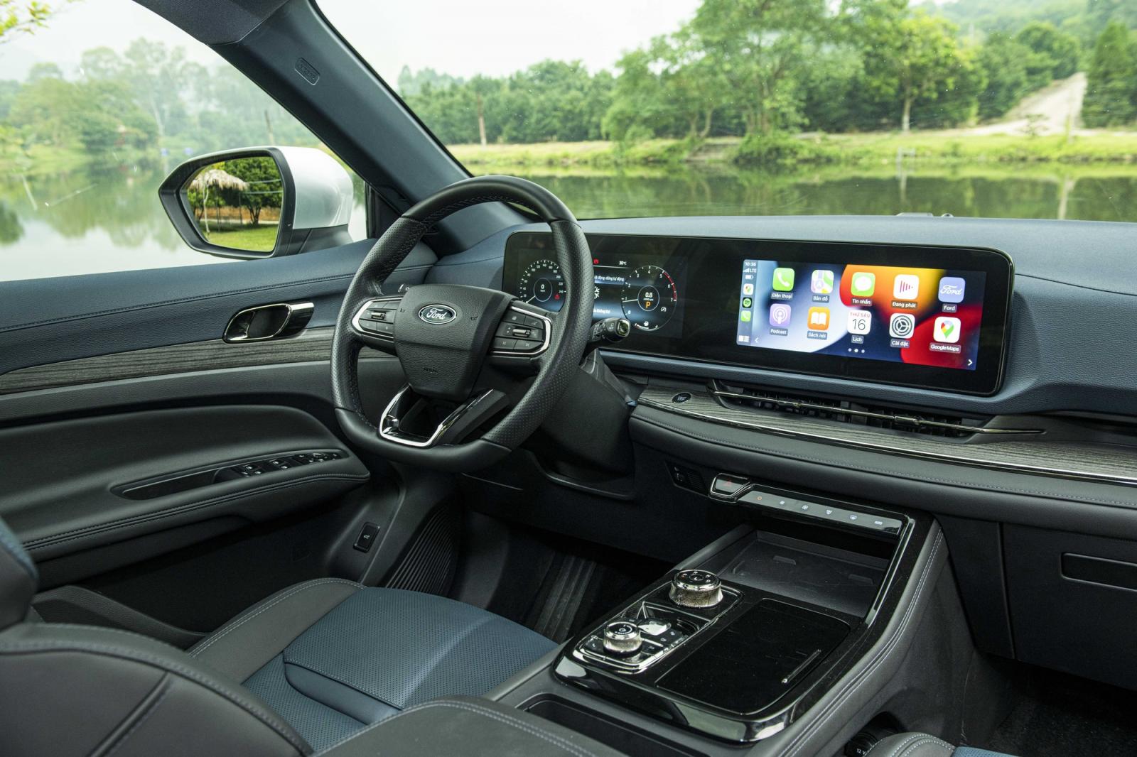 Khoang nội thất Ford Territory 2022 nổi bật với cặp màn hình kép 12,3 inch.