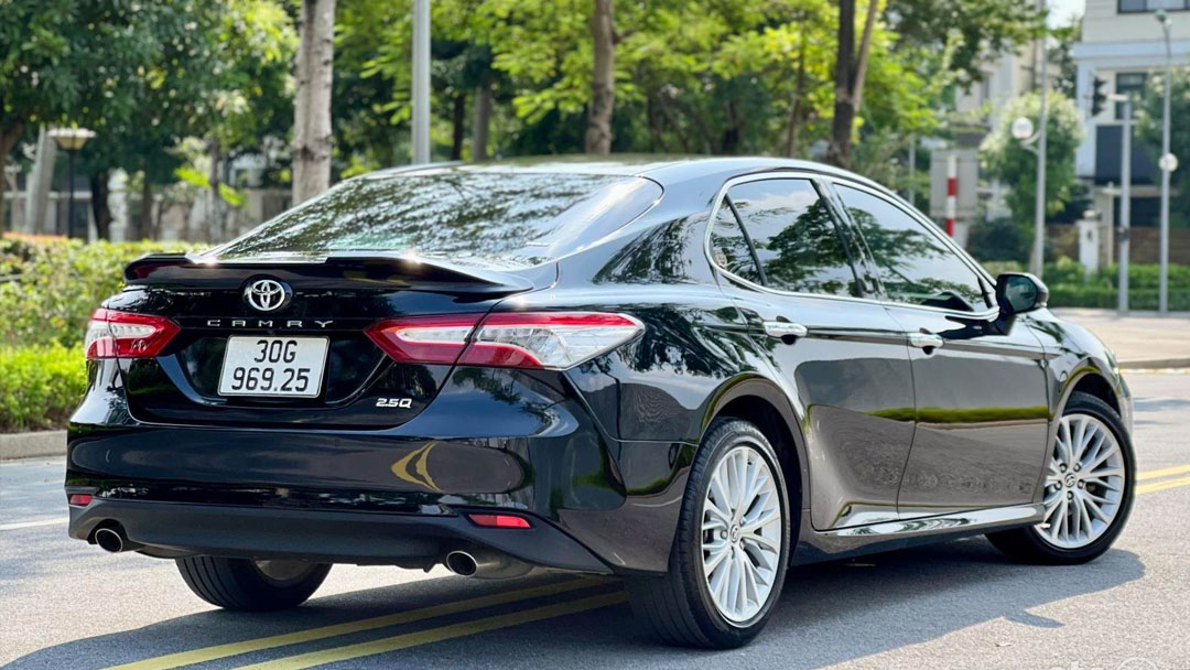 So sánh xe Toyota Camry 2022 và Toyota Camry 2021: Về động cơ