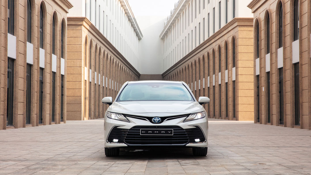 So sánh xe Toyota Camry 2022 và Toyota Camry 2021: Về ngoại thất