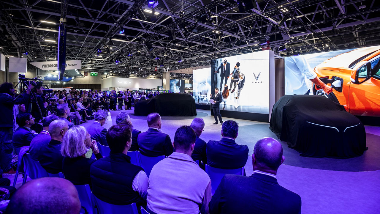 VinFast được vinh danh là 'ngôi sao đang lên' tại Paris Motor Show 2022