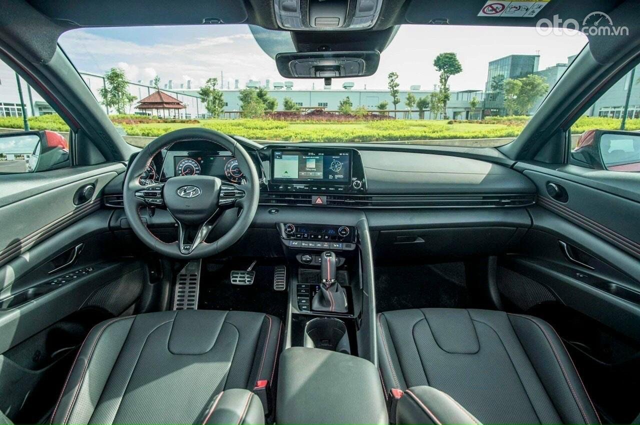 Thông số kỹ thuật xe Hyundai Elantra 2023: Nội thất.