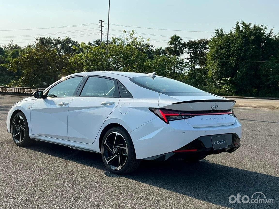 Thông số kỹ thuật xe Hyundai Elantra 2023: An toàn.
