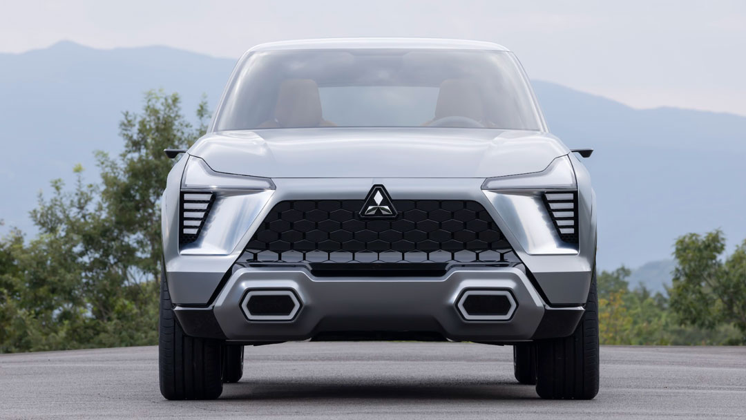 Đầu xe Mitsubishi XFC Concept 