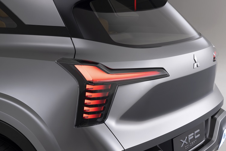 Đèn hậu xe Mitsubishi XFC Concept.