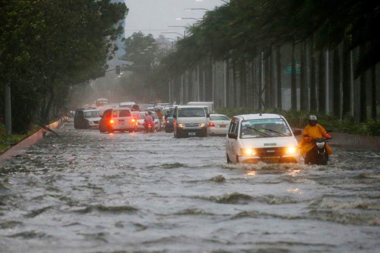 Những việc ưu tiên để bảo vệ ô tô khi mưa bão đổ bộ 1