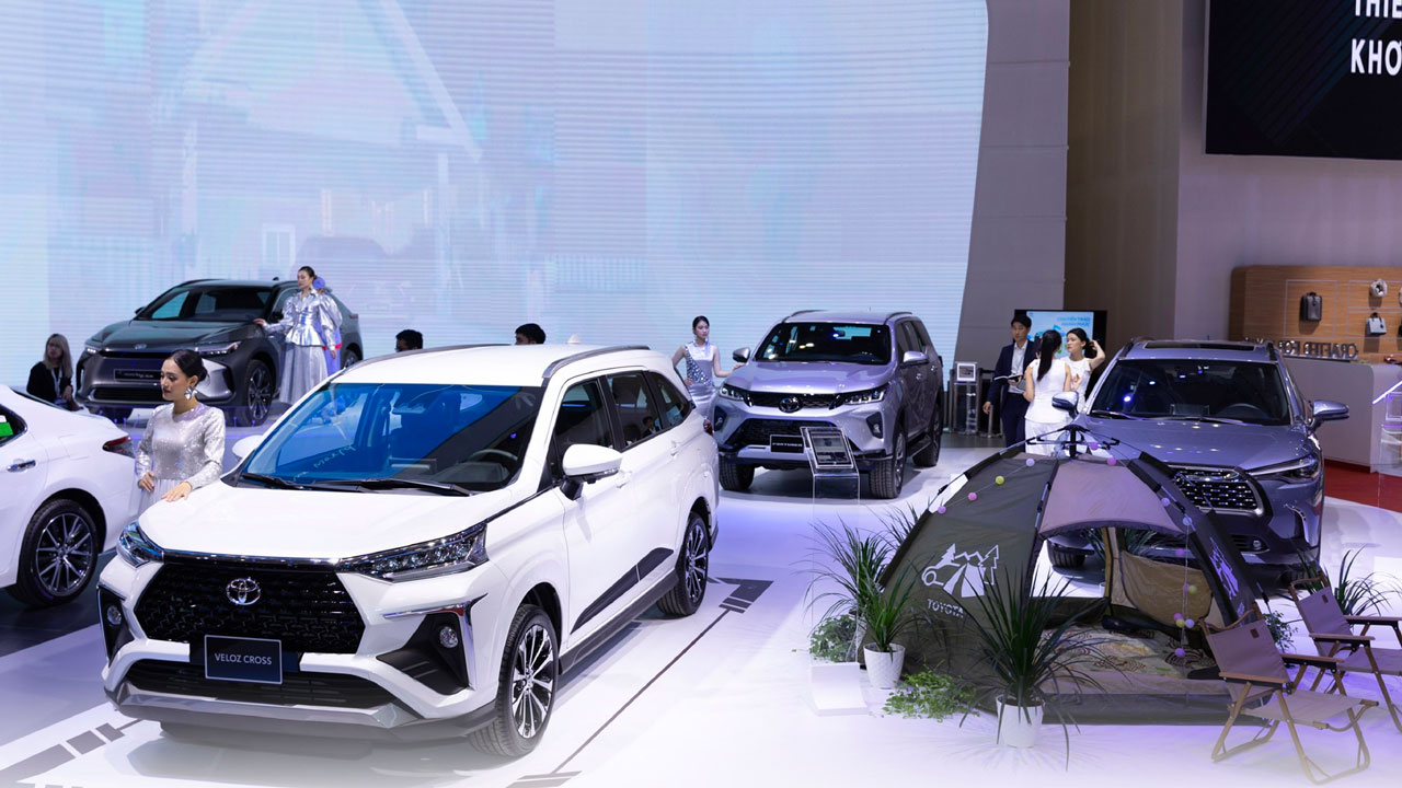 Bộ đôi Toyota Veloz Cross và Avanza Premio sẽ lắp ráp trong nước kể từ tháng 12