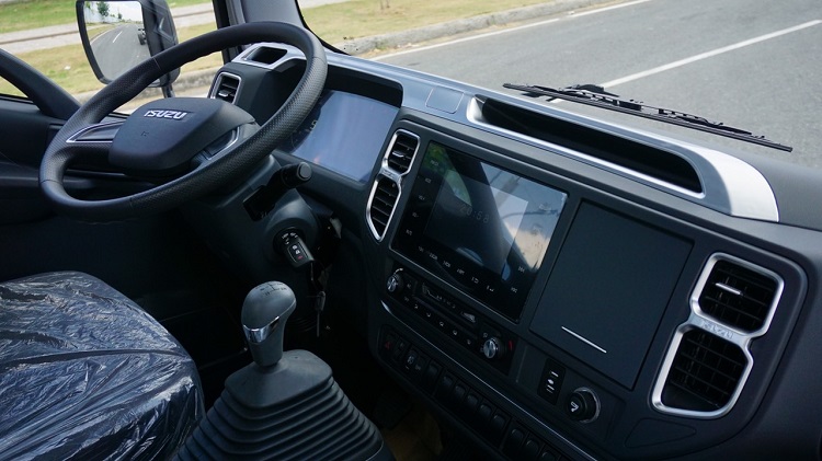 Một số trang bị nội thất xe tải Isuzu VM M750 - M880.