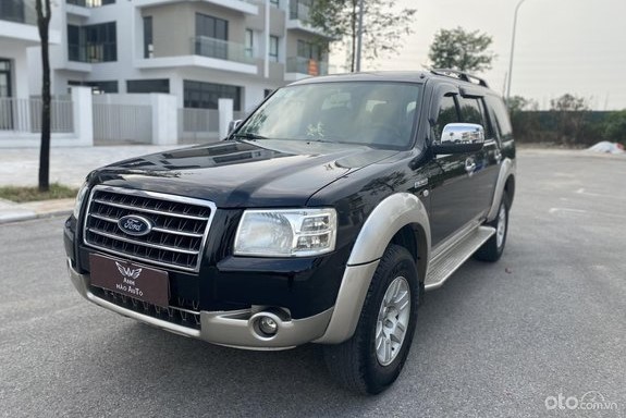 Ford Everest 2008 là phiên bản nâng cấp của thế hệ đầu tiên được giới thiệu lần đầu&nbsp;với khách Việt vào năm 20 1