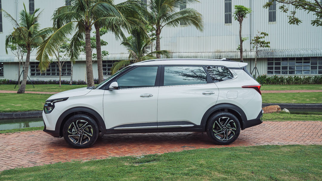 Thiết kế xe mới KIA Carens 2023 theo phong cách SUV với phần đầu dài