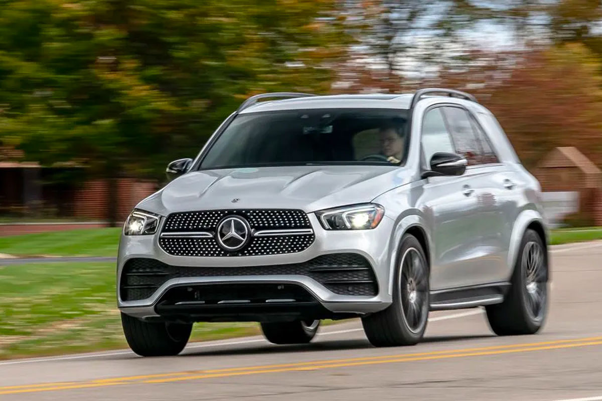 Mercedes-Benz tiếp tục triệu hồi loạt xe ăn khách tại Việt Nam