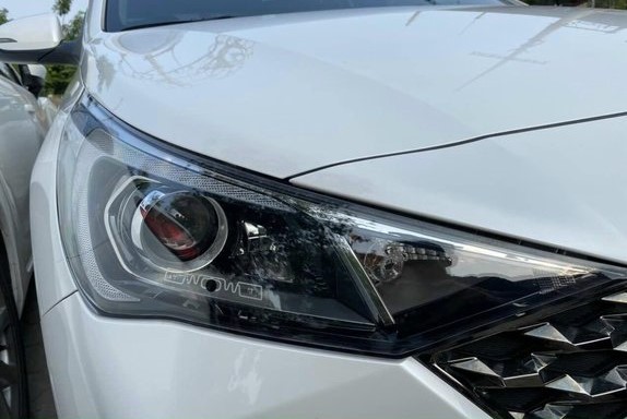 Thiết kế đèn pha Hyundai Accent 1.4AT Đặc biệt 1