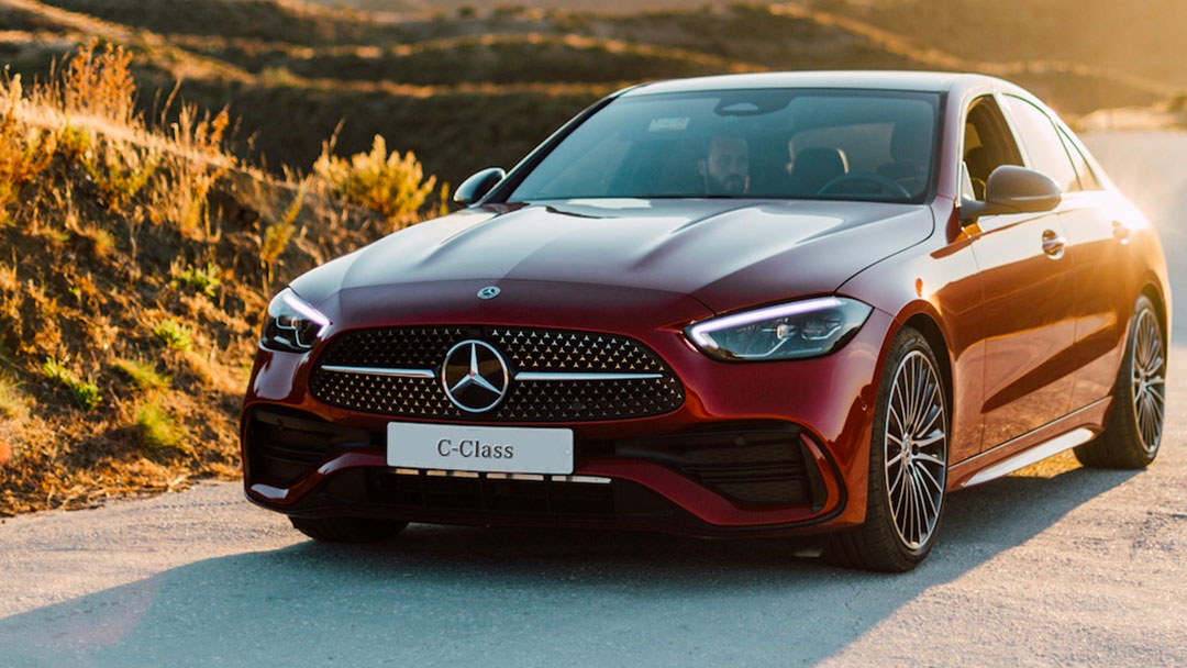 dòng sedan C-Class lắp ráp trong nước, bán chạy nhất phân khúc sẽ không thay đổi giá bán.
