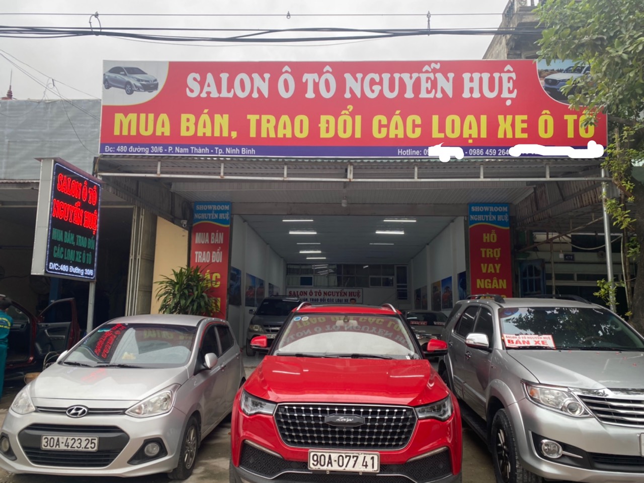 Salon Ô Tô Nguyễn Huệ