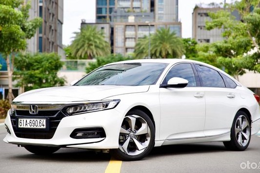 Honda Accord cũng là mẫu xe duy nhất trong phân khúc được nhắc tên trong Top 10 xe bán ế nhất thị trường. 1