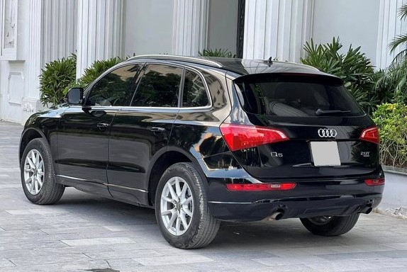 Audi Q5 2012 là mẫu xe rất được lòng đại gia Việt nhờ sở hữu thiết kế hiện đại, lịch lãm 1