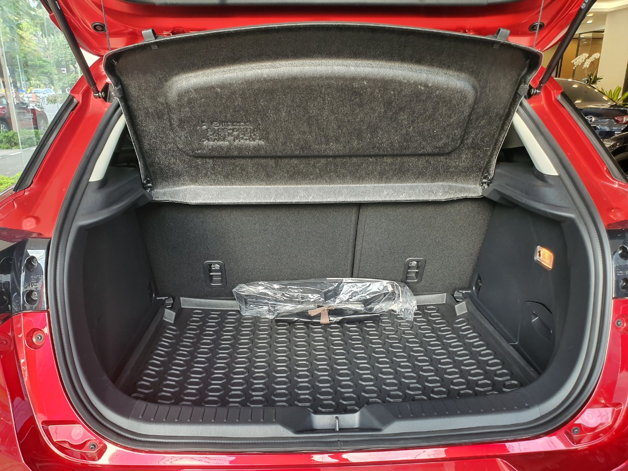 khoang hành lý xe Mazda CX-3 .
