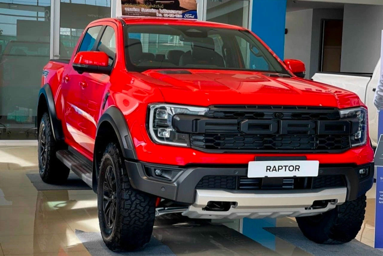 các đại lý đã nhận đặt cọc Ford Ranger Raptor 2023 với mức giá dự kiến là 1,329 tỷ đồng
