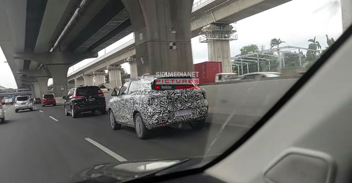 đuôi xe Mitsubishi XFC bản thương mại chạy thử có thiết kế đơn giản, nổi bật với cụm đèn hậu thiết kế hình chữ T. 
