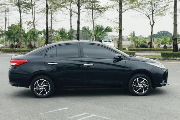 Toyota Vios thương bị gắn "mác" xe taxi, xe dịch vụ nên những khách hàng chọn mua xe cũ để phục vụ gia đình cũng e ngại. 1