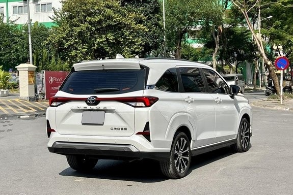 Mua Toyota Veloz Cross 2022 siêu lướt giúp người dùng giải quyết nhiều khó khăn về tài chính 1