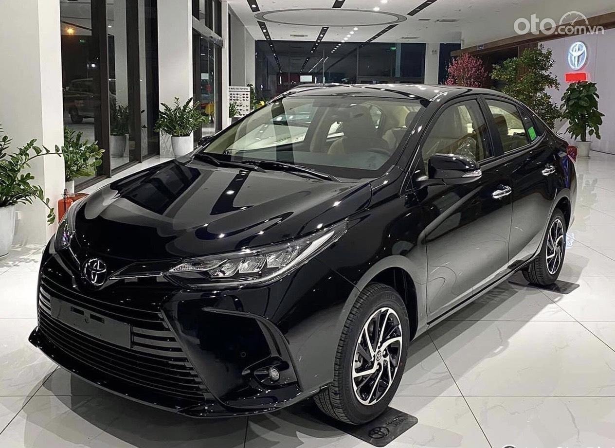 Vios màu đen.