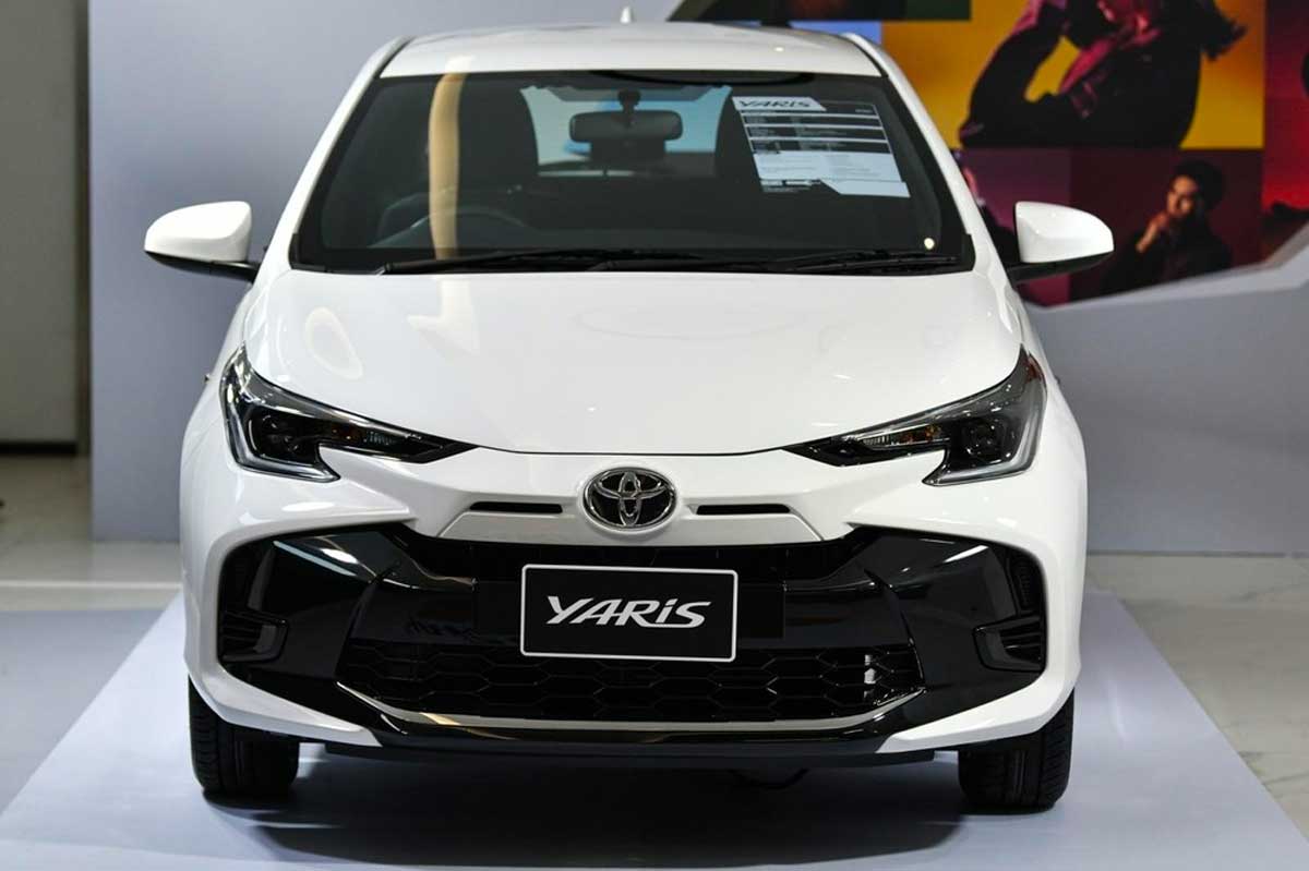 Toyota Yaris bản nâng cấp 2023 có thiết kế phần đầu xe giống với mẫu Vios mới sắp bán tại thị trường Việt Nam trong thời gian sắp tới.