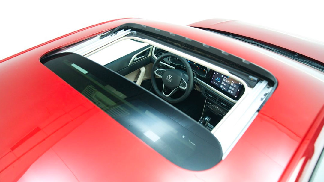  Volkswagen Virtus 2023 trang bị cửa sổ trời
