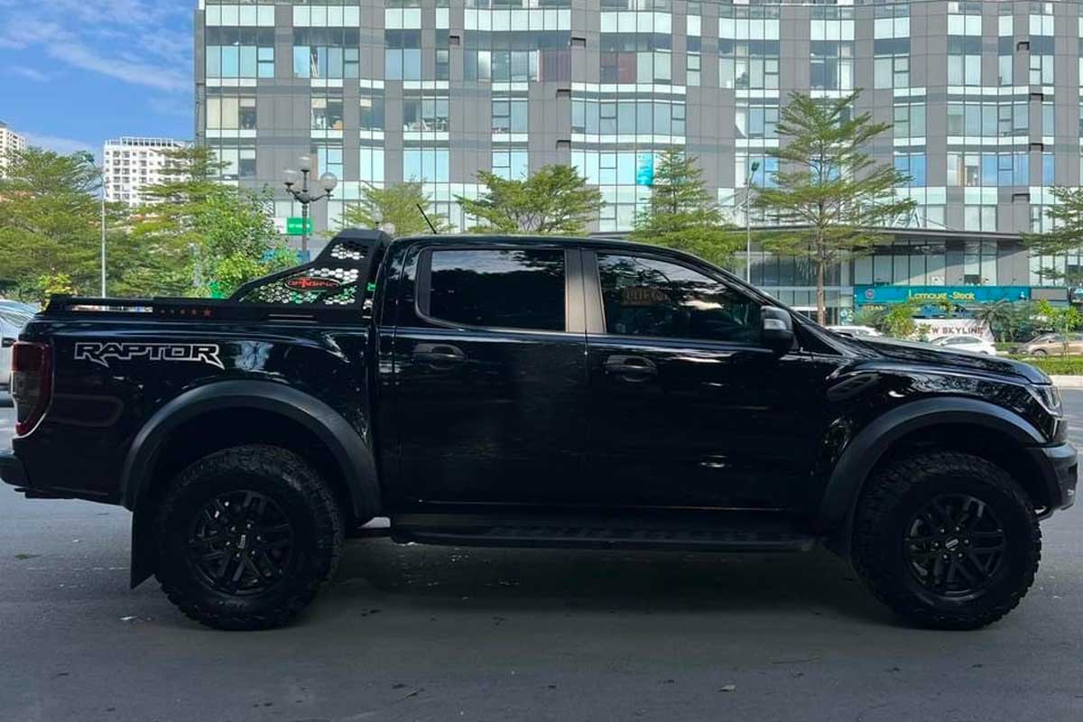 So sánh Ford Ranger Raptor 2023 và thế hệ cũ: Về ngoại thất