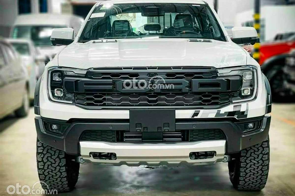 So sánh Ford Ranger Raptor 2023 và thế hệ cũ: Về ngoại thất