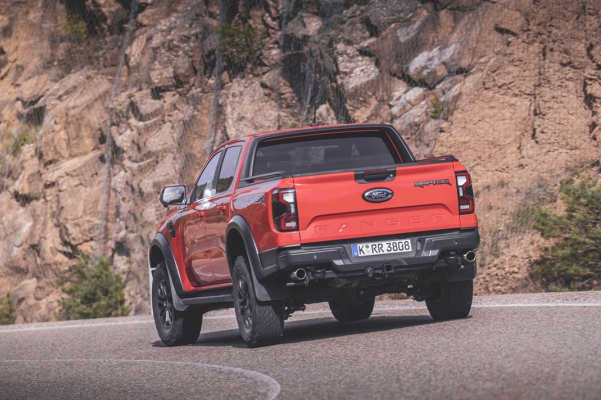So sánh Ford Ranger Raptor 2023 và thế hệ cũ: Về ngoại thất