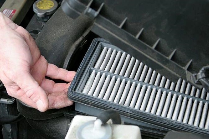 Chức năng của lọc gió động cơ là ngăn chặn bụi bẩn xâm nhập vào buồng đốt Chức năng của lọc gió động cơ là ngăn chặn bụi bẩn xâm nhập vào buồng đốt