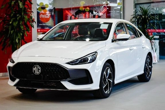MG5 giảm giá sâu tại đại lý - Sedan hạng C cạnh tranh sòng phẳng với Hyundai Grand i10 1