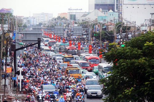 Tuyệt chiêu giúp "xế non" thoát cảnh tắc đường, trở lại thành phố an toàn sau nghỉ Lễ 1