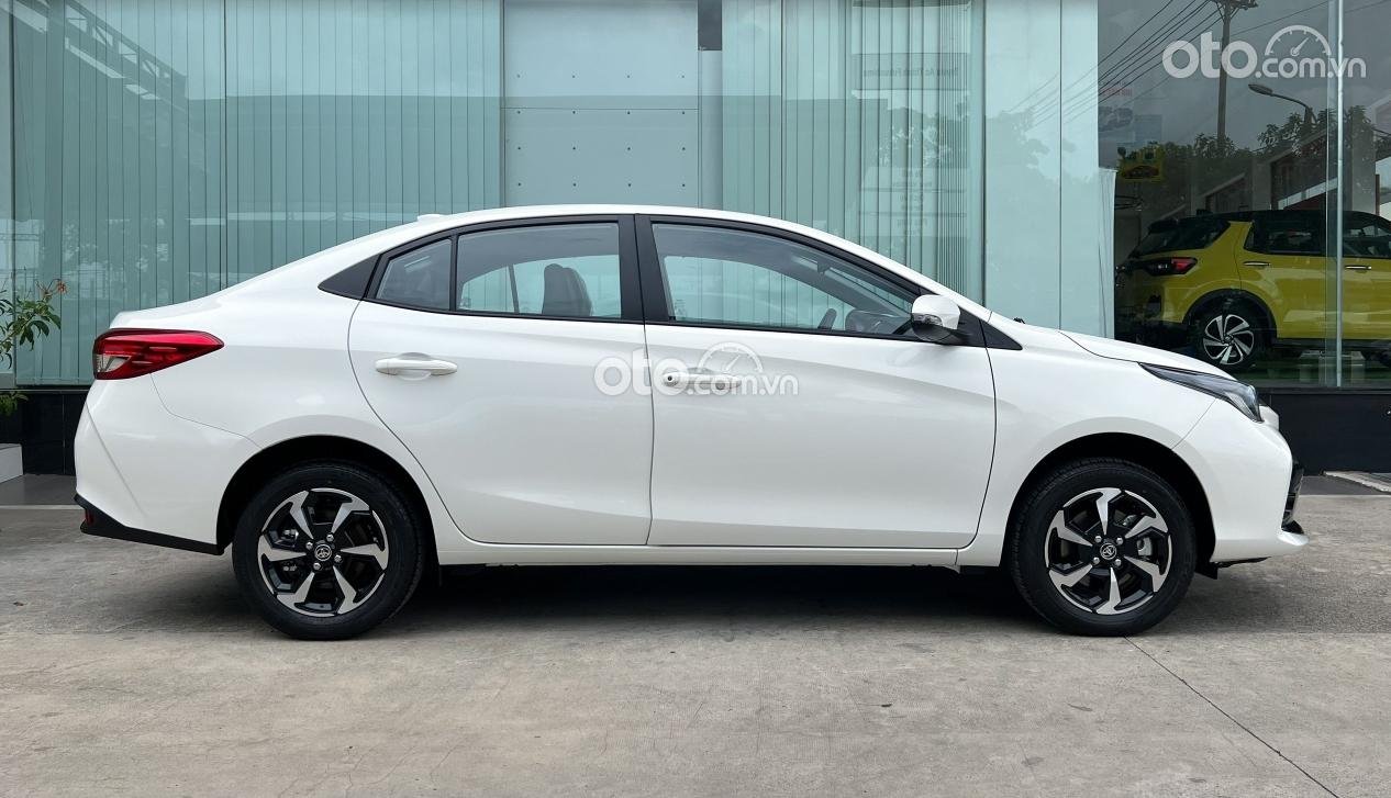 Thân xe Toyota Vios 2023.