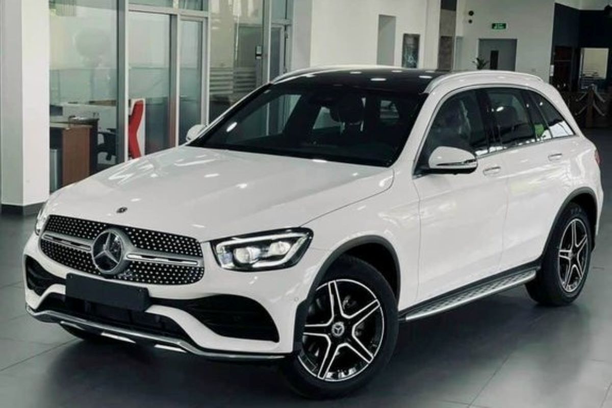 Mercedes-Benz GLC giảm sốc 400 triệu cho khách chọn VIN 2022 1