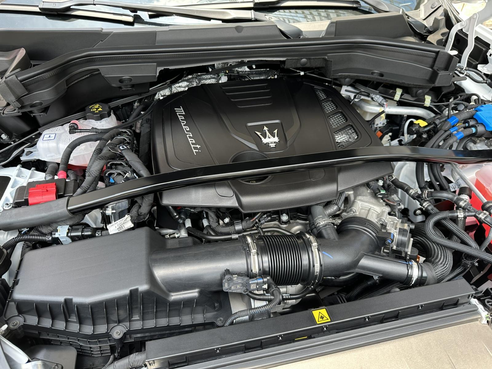 Động cơ V6 mạnh mẽ bên trong Maserati Grecale.