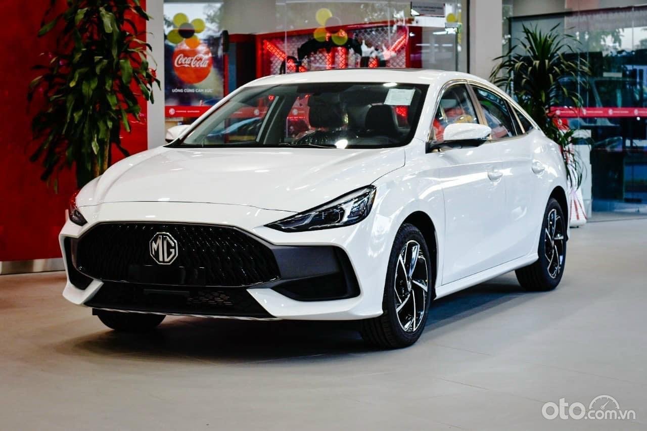 Điểm danh loạt xe chính hãng có giá bán chỉ ngang phân khúc dưới