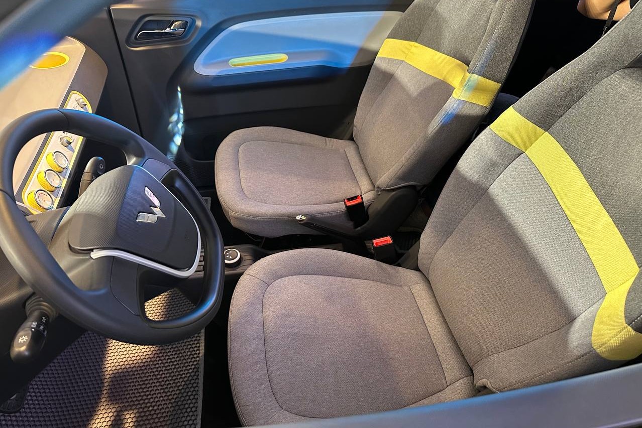Thiết kế nội thất của xe Wuling HongGuang Mini EV có đầy đủ các tiện nghi cần thiết Thiết kế nội thất của xe Wuling HongGuang Mini EV có đầy đủ các tiện nghi cần thiết 1