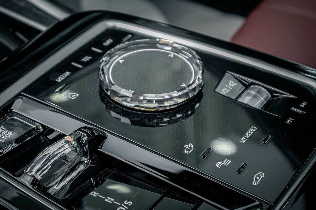 Cần số BMW 7-Series 2023 1