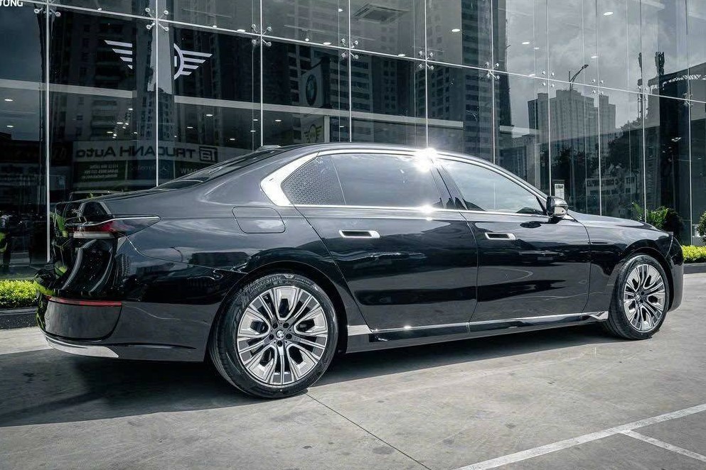 Ở thế hệ mới, BMW 7-Series có nhiều thay đổi. 1