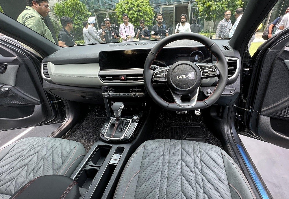 Khoang nội thất KIA Seltos facelift 2023.