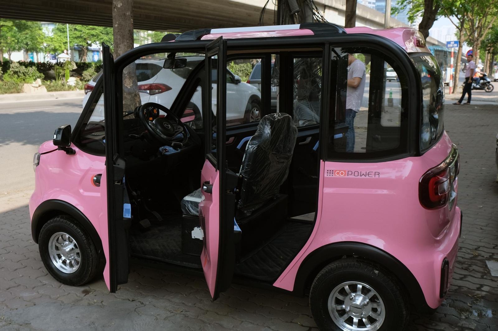 Chiếc xe mini Trung Quốc giá rẻ có ngoại thất màu hồng. 1