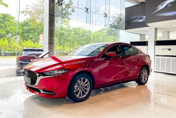 Mazda 3 dẫn đầu phân khúc với gần 600 xe giao đến tay khách hàng. 1